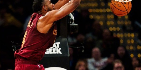 半岛体育-骑士两败因出炉，哈登12中4毫无借口！米切尔缺陷明显，新援拉胯