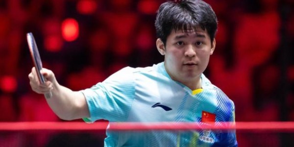 半岛体育APP-WTT新加坡大满贯赛林诗栋晋级男单八强 向鹏止步