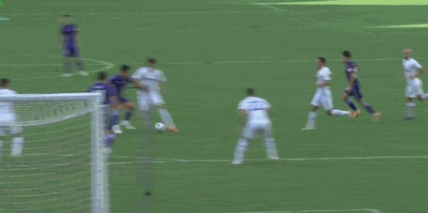 半岛体育官网-老毛病！申花连续7场丢球 9人防不住津门虎2人连线