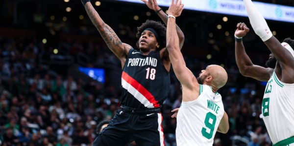 半岛体育APP-杨瀚森被雪藏霍勒迪全能难救主，布朗20+8+5+4，绿军复仇开拓者