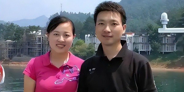 半岛体育在线-“央视一哥”康辉：丁克一辈子，却在四十六岁的一通电话让他后悔