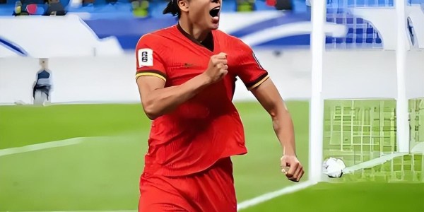 半岛体育APP-成都蓉城中锋位置首次坐拥五大强援，两人有望踢主力，值得期待