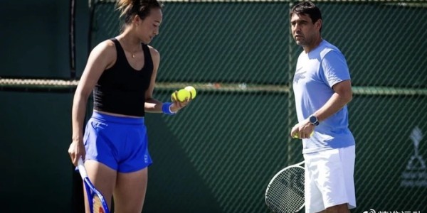 半岛体育-郑钦文新教练亮相，阳光双赛的保分压力几乎为零|佩雷·里巴|斯瓦泰克|积分|费德勒|罗迪克_新浪体育_新浪新闻