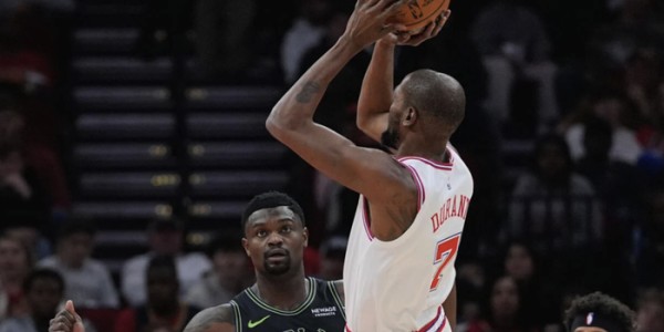 半岛体育-18中5+三分8中1！杜兰特18+6+8复仇鹈鹕 超德克升历史总分第6|火箭|凯文·杜兰特|史密斯|德克·诺维茨基|投篮_新浪体育_新浪新闻