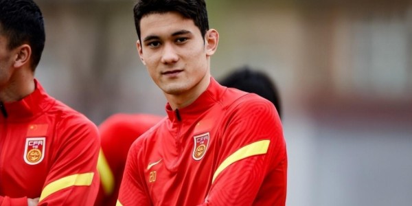 半岛体育APP-成都蓉城中锋位置首次坐拥五大强援，两人有望踢主力，值得期待