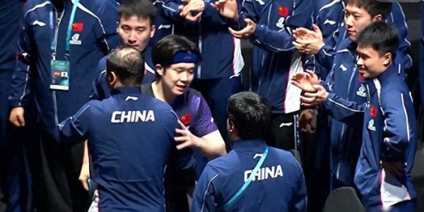 半岛体育-王楚钦赢了比赛，有人却为日本少年鼓掌，饭圈逻辑正在吃掉国乒|雨果·卡尔德拉诺|男单决赛|松岛辉空|王皓|松岛_新浪体育_新浪新闻