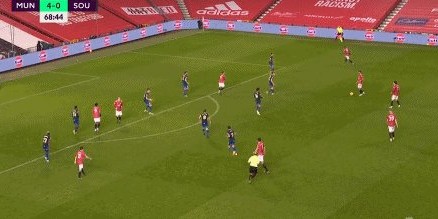 半岛体育官网-【早报】欺凌乡里！曼联9球屠杀圣徒！