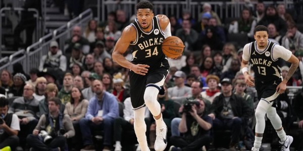 半岛体育-三方交易方案出炉：字母哥+格兰特赴尼克斯，布里奇斯转投开拓者